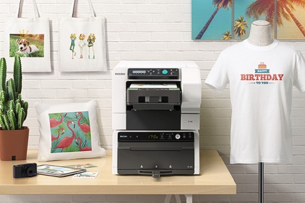 RICOH Ri 100, nueva impresora DTG compacta y económica