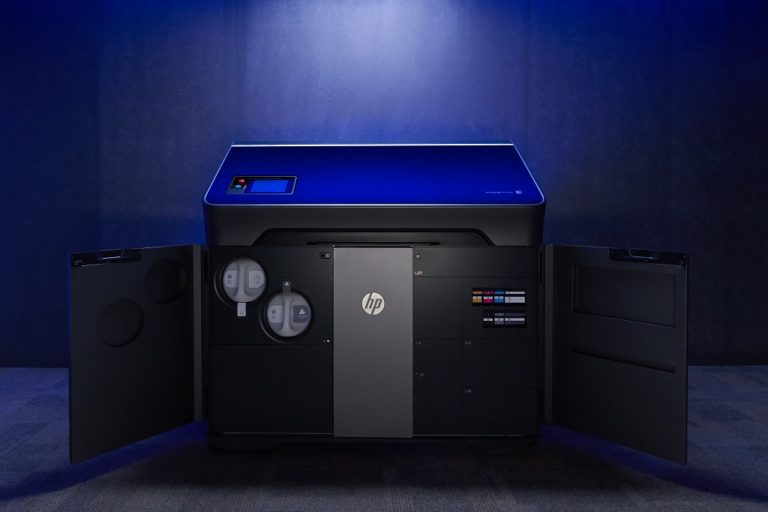 HP acelera el panorama de la impresión 3D con una revolucionaria plataforma a color