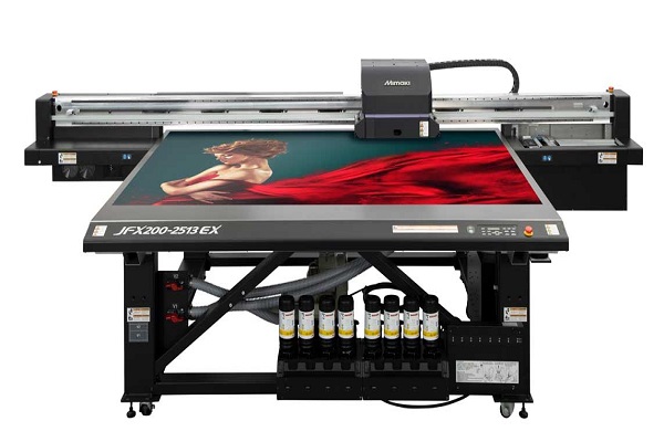 Mimaki Europe anuncia el lanzamiento de su impresora plana de inyección de tinta UV para gran formato JFX200-2513 EX